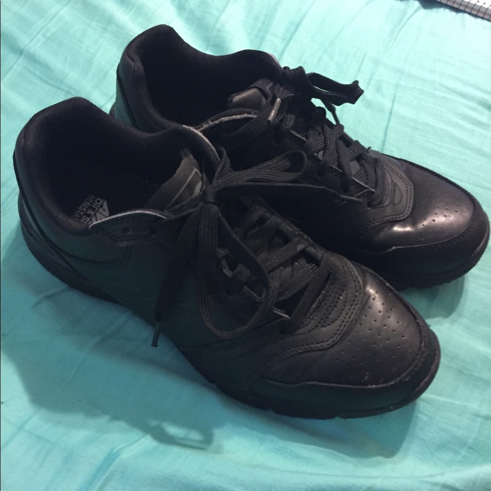 Oil and Slip-Resistant Avia Work Shoes (men’s 8)